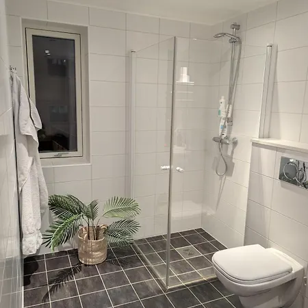 Modern Close To The Airport 아파트