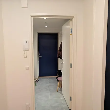 아파트 Modern Close To The Airport 트롬쇠