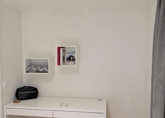 Modern Close To The Airport Διαμέρισμα